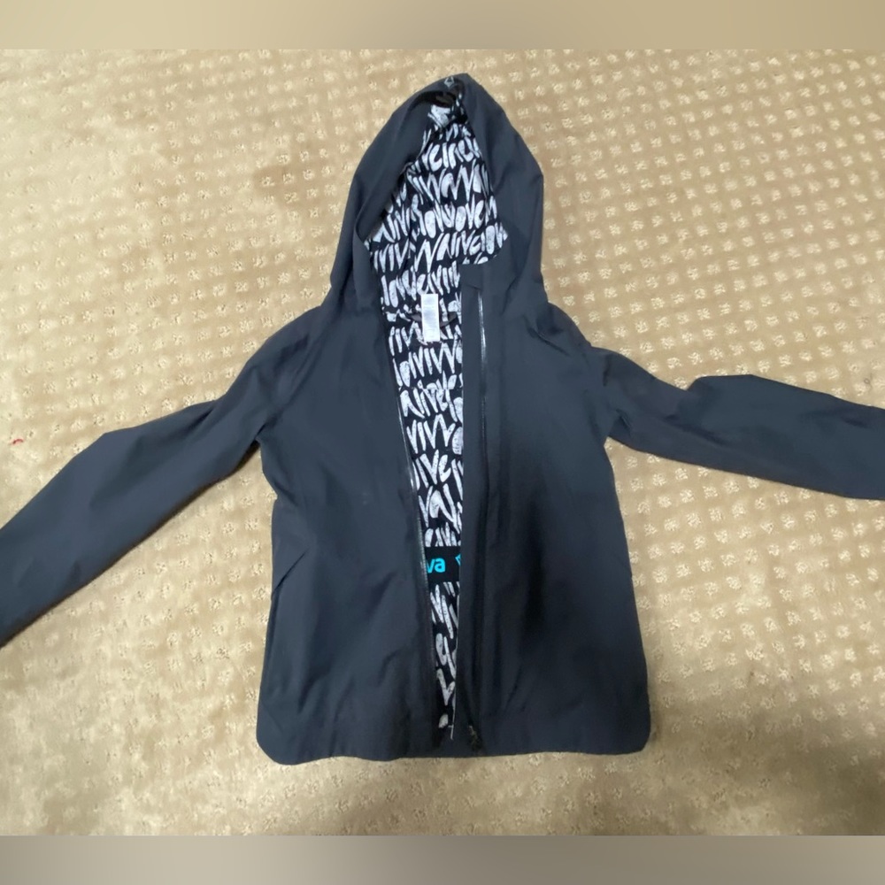 Ivivva raincoat size 7